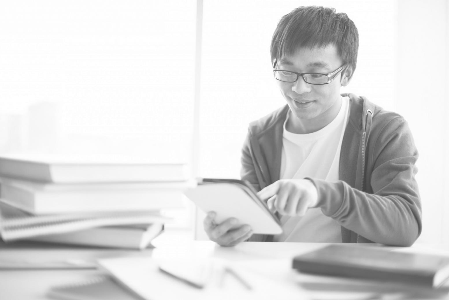 Interactive learning environment where students analyze successful mobile game case studies